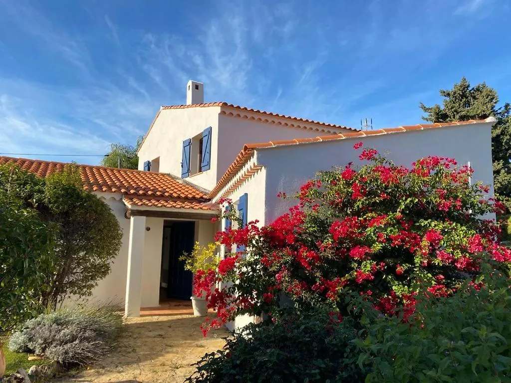 Maison Bord De Mer Piscine Et Clim Bandol 0*,  France