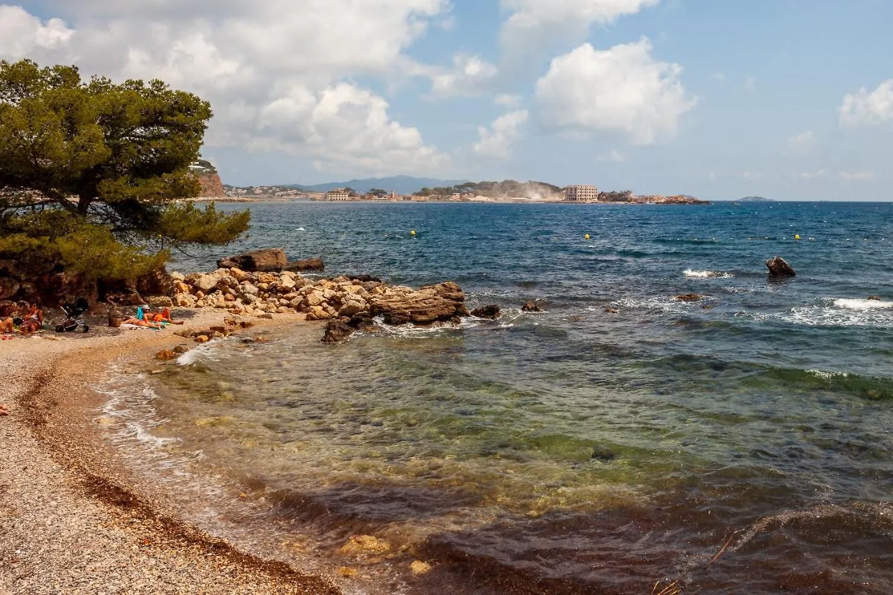 Maison Bord De Mer Piscine Et Clim Bandol 0*,  France